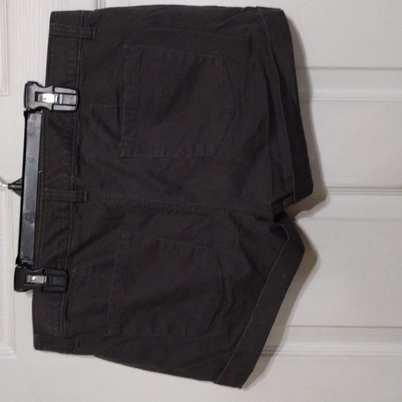 Shorts - Picture 2 of 4